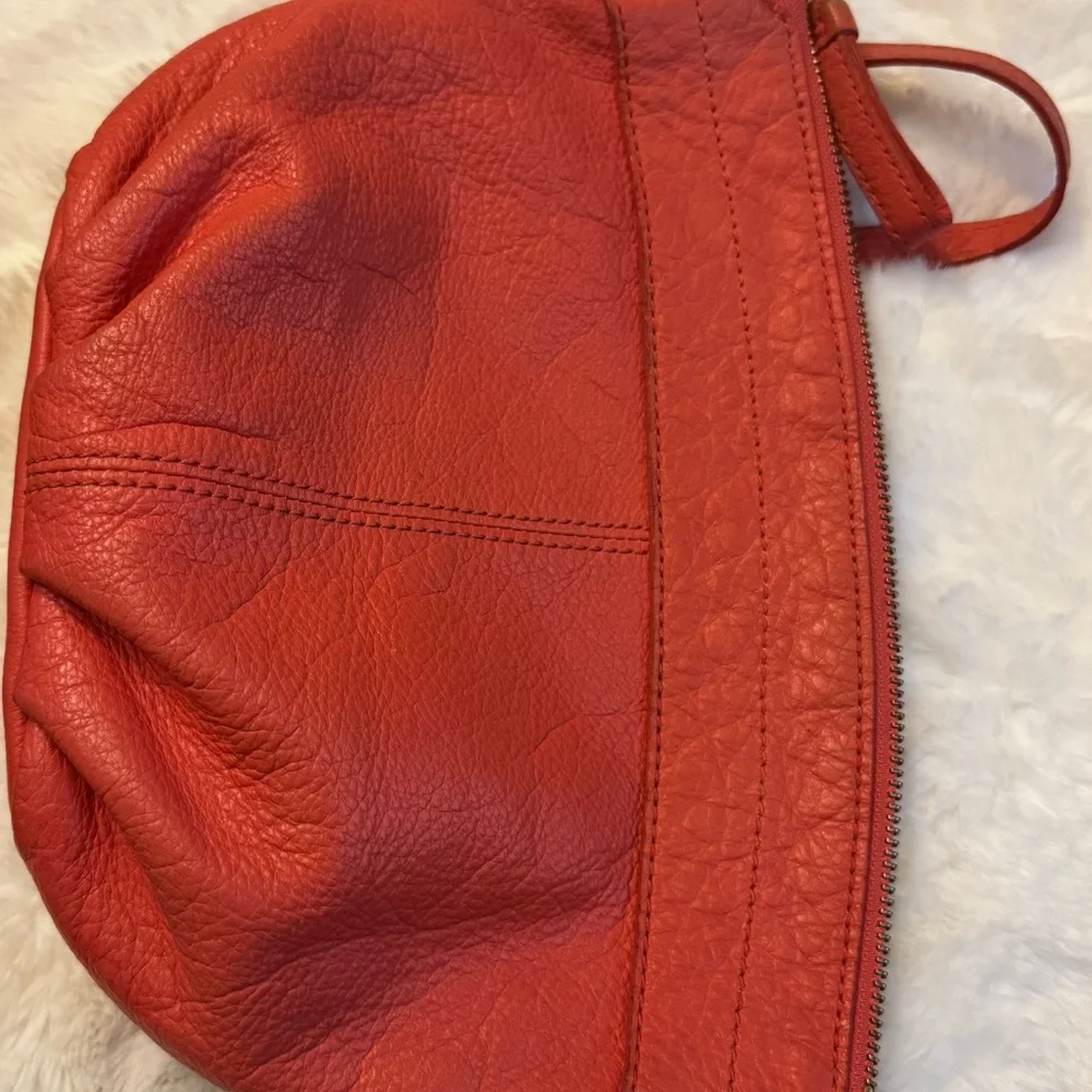 COPY - Burberry Pink Crossbody Bag with Gold Hardware - Picture 5 of 7